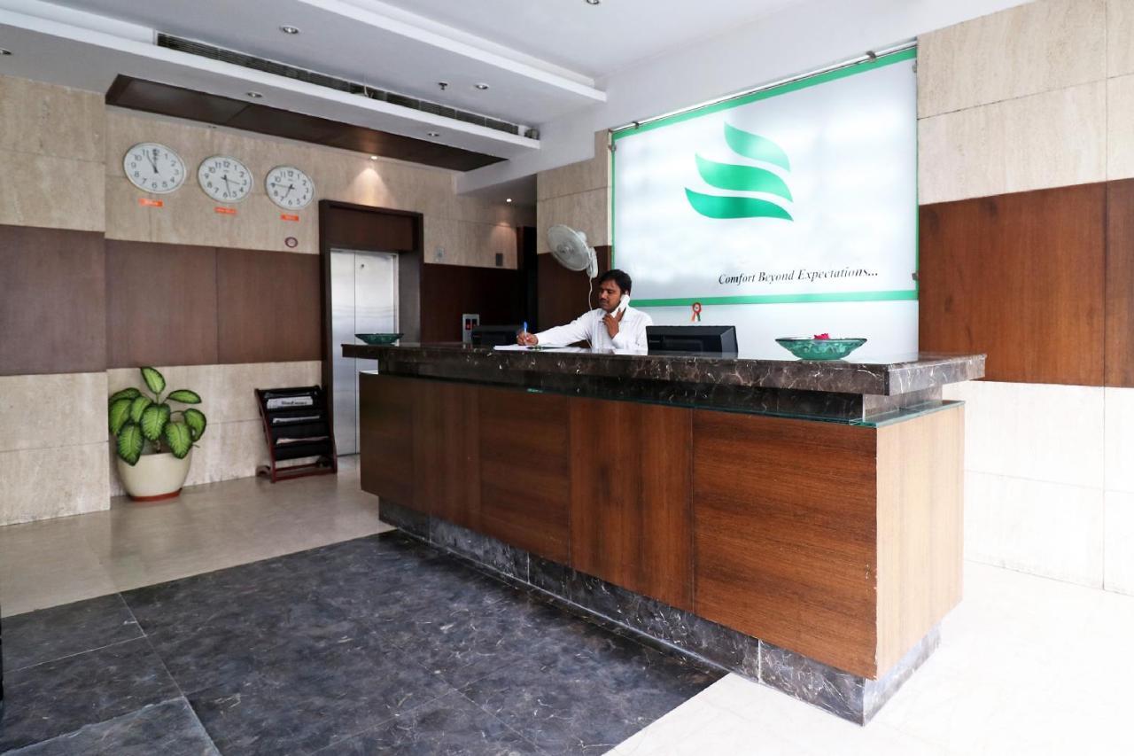愉悦套房酒店 Bhiwadi 外观 照片